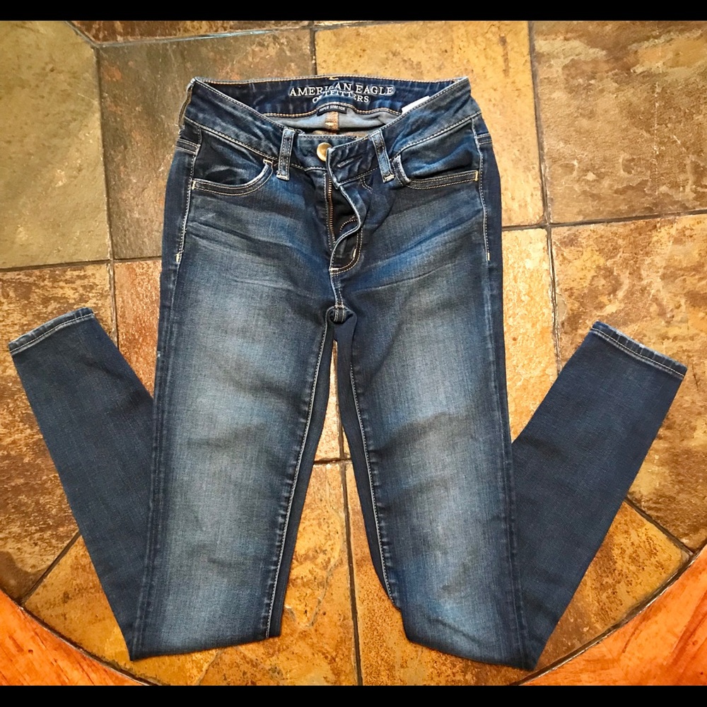 AMERICAN EAGLE OUTFITTERS SUPER STRETCH JEGGINGS